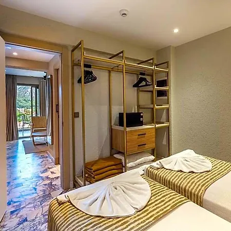 Club Aquarium Hotel 3*