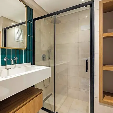 Hotel Club Aquarium İçmeler